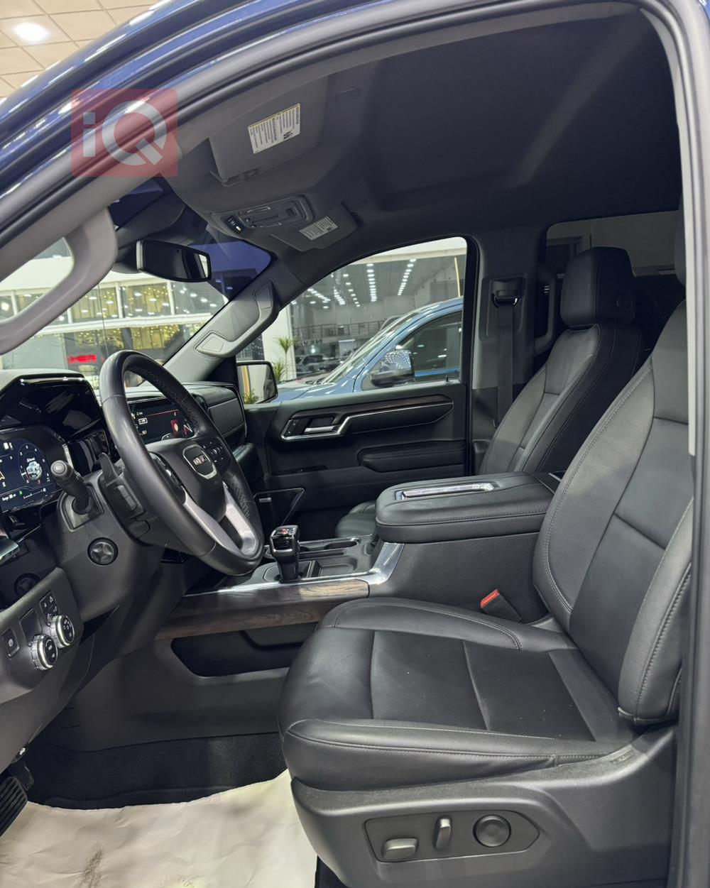 GMC Sierra